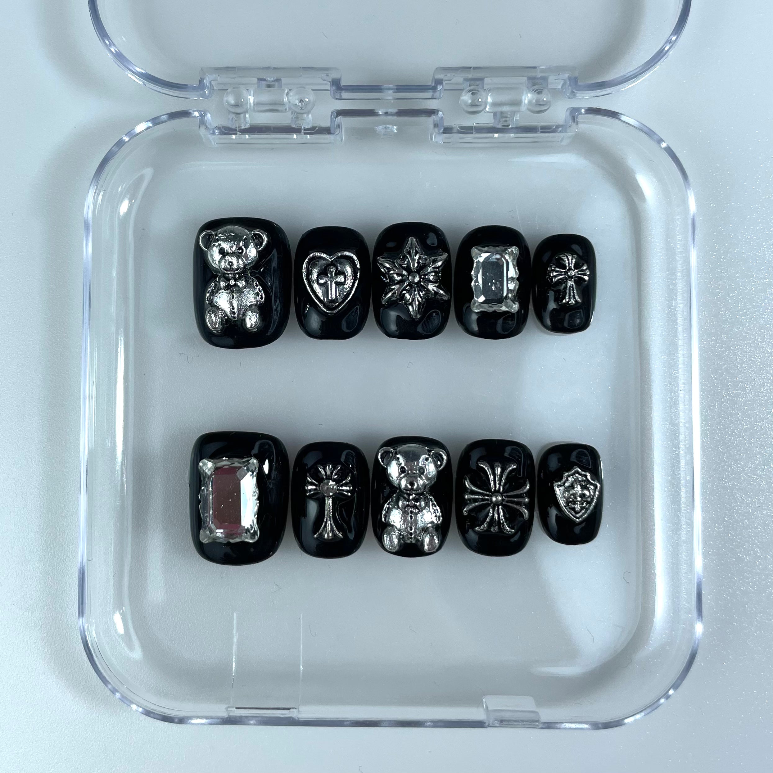 Noir Keepsake